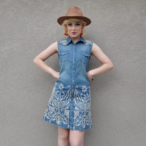 Johnny Was Denim Embroidered Mini Snap Front Sleeveless Dress - Picture 12 of 15
